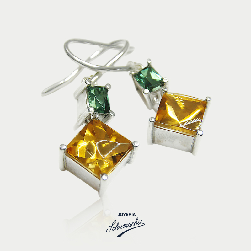 Aretes_en_plata_con_citrinas_cuadradas_y_turmalinas_verdes_Joyeria_Schumacher