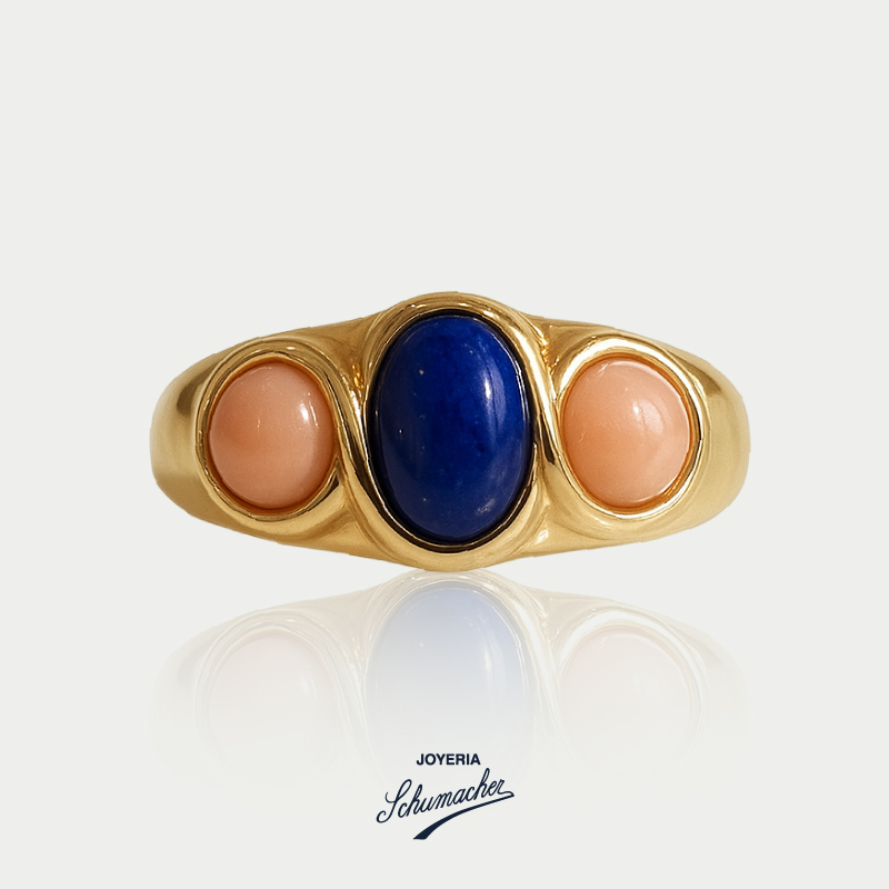 Anillo_en_oro_amarillo_con_lapislazuli_y_corales_cabujon_Joyeria_Schumacher_2