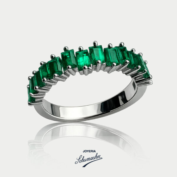 Anillo en oro blanco con quince esmeraldas | Joyería Schumacher