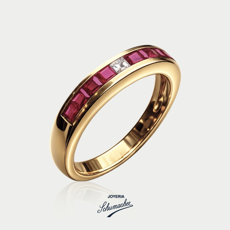 Argolla_en_oro_amarillo_con_rubies_y_dos_diamantes_Joyeria_Schumacher