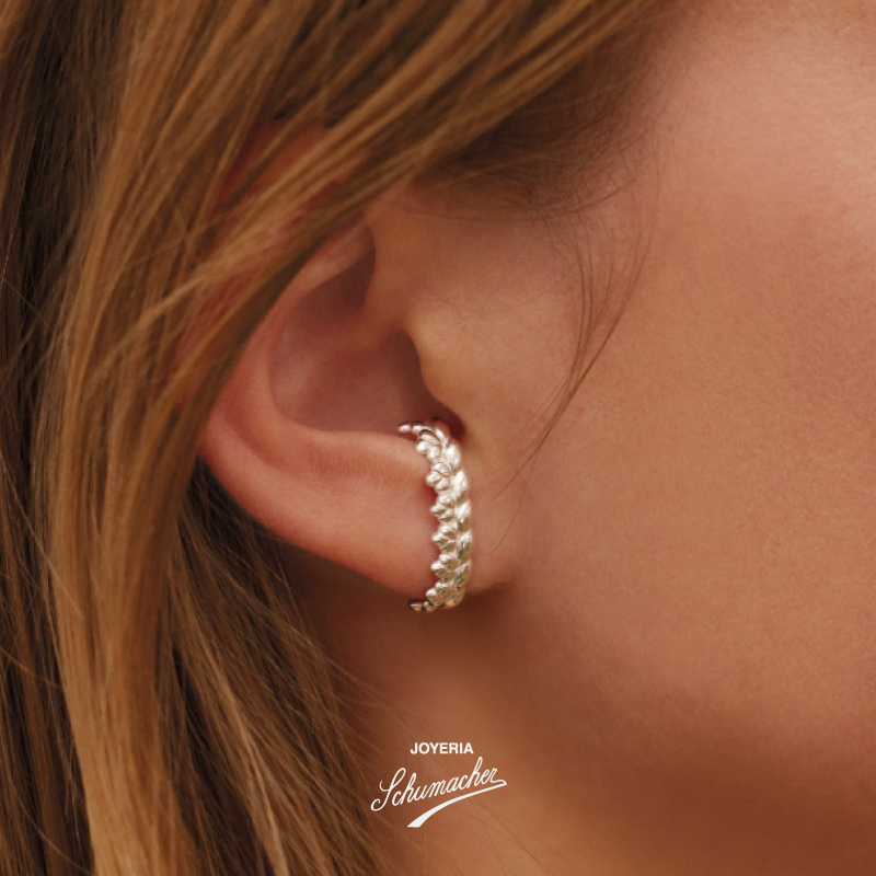 Brasalete_de_oreja_en_plata_Christofle_Joyeria_Schumacher_2