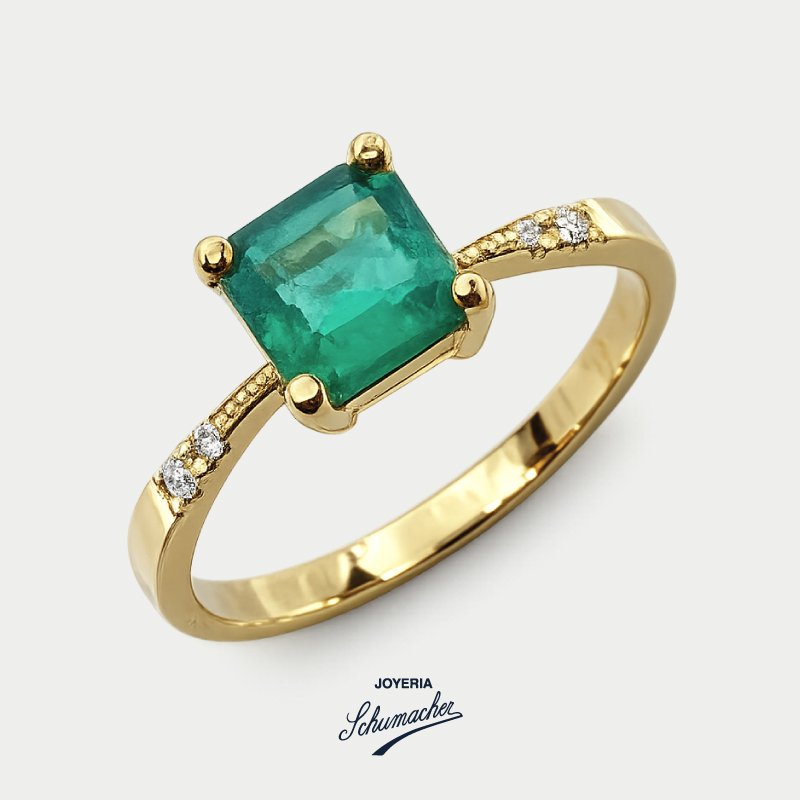 Anillo_en_oro_amarillo_con_esmeralda_talla_cuadrada_con_brillantes_Joyeria_Schumacher