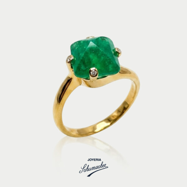 Anillo en oro amarillo con esmeralda pirámide y brillantes | Joyeria Schumacher