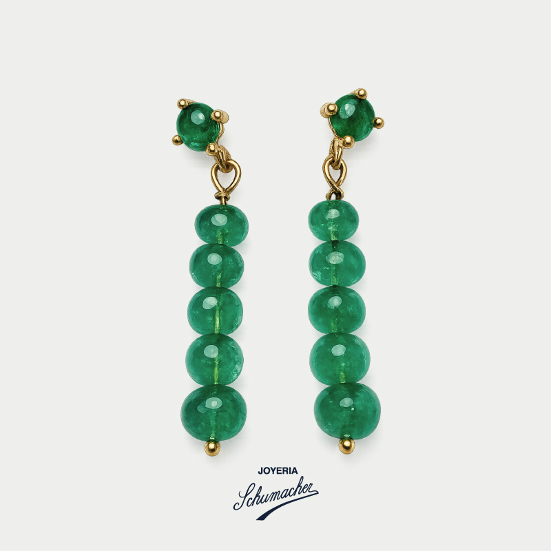 Aretes_en_oro_amarillo_con_esmeralda_cabujón_y_bolas_Joyeria_Schumacher