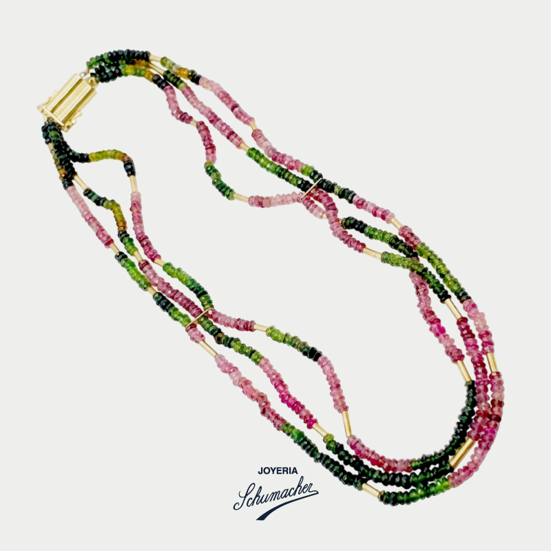 Collar_en_oro_amarillo_mate_con_turmalinas_verdes_y_rosadas_Joyeria_Schumacher